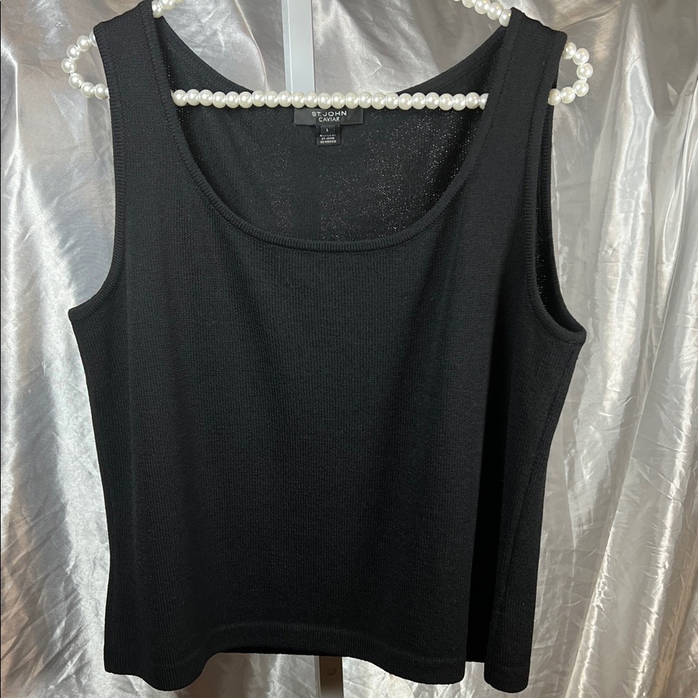 St. John Elegant Black Tank Top A0321